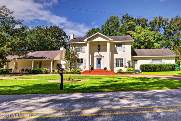 $515,000 | 5817 Shore Drive, Ocean Springs, MS 39564