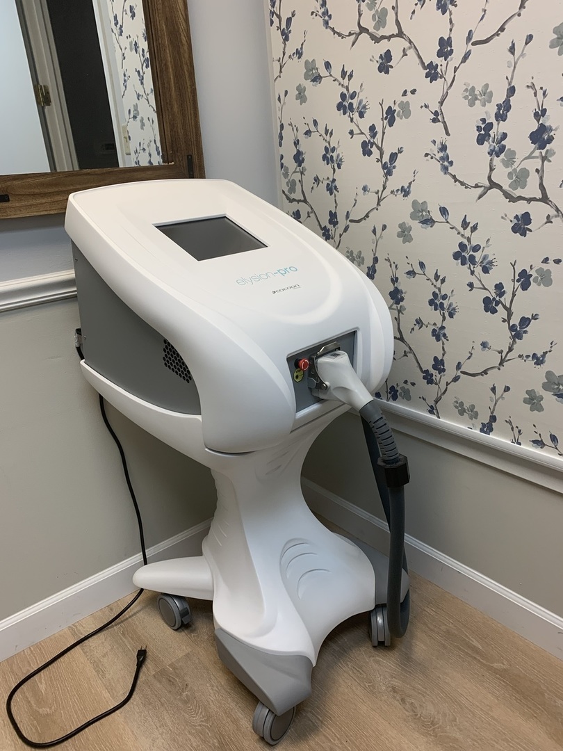 8855 South Roberts Road Hickory Hills, IL 60457 - Photo 11 of 32 a utility room with dryer and washer