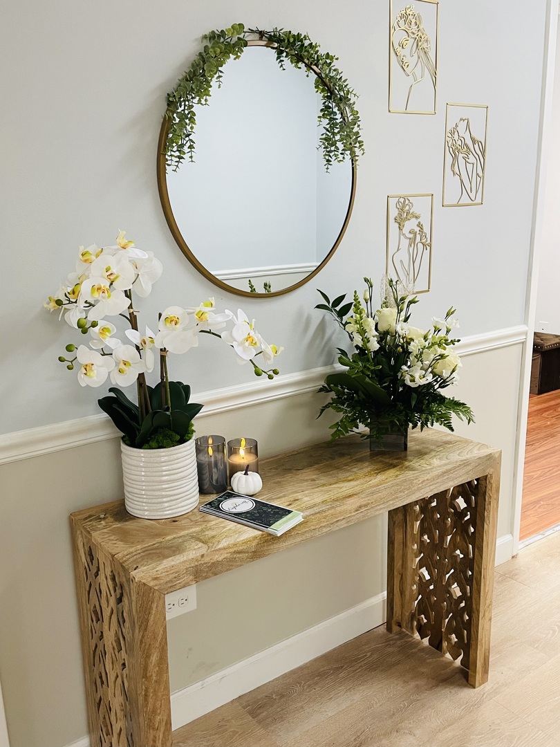 8855 South Roberts Road Hickory Hills, IL 60457 - Photo 13 of 32 a vase of flowers sitting on a table