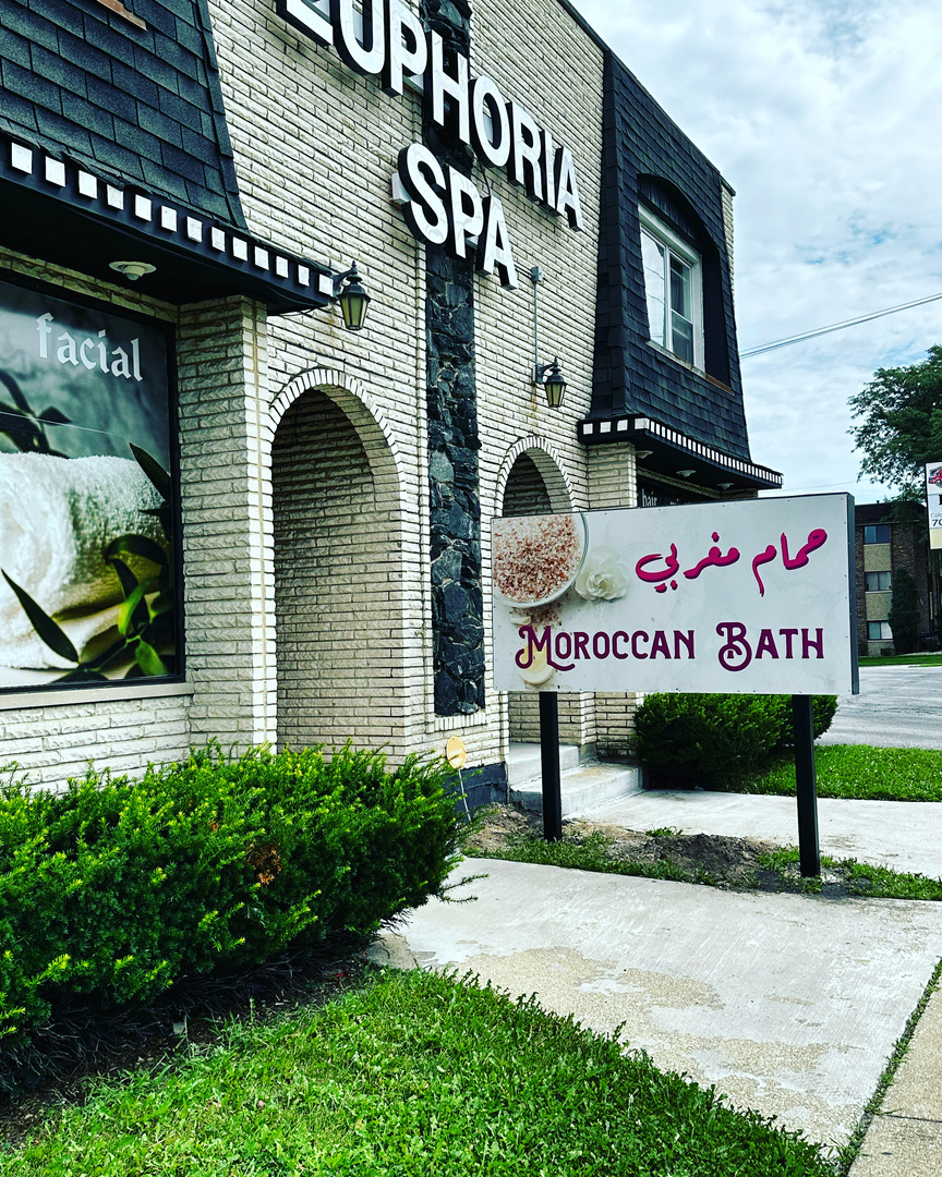 8855 South Roberts Road Hickory Hills, IL 60457 - Photo 5 of 32 a sign on the side of a building