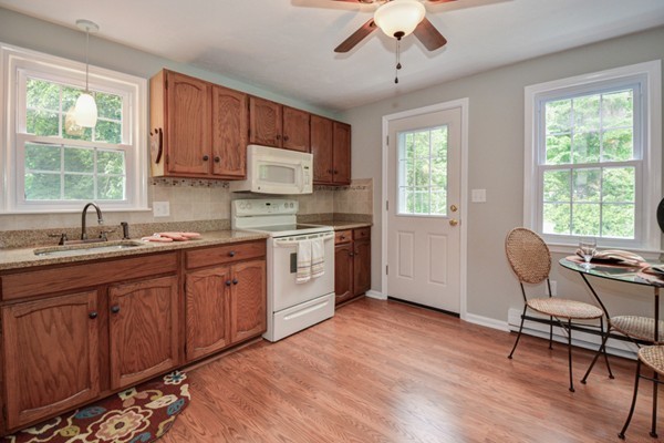 196 Crossfield Road Franklin, MA 02038 - Photo 11 of 27 Gallery Image 11