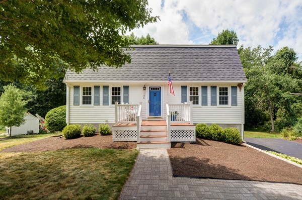 196 Crossfield Road Franklin, MA 02038 - Photo 3 of 27 Gallery Image 3