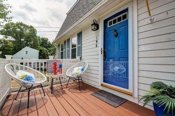 196 Crossfield Road Franklin, MA 02038 - Photo 4 of 27 Gallery Image 4