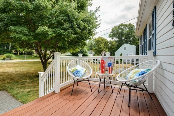 196 Crossfield Road Franklin, MA 02038 - Photo 5 of 27 Gallery Image 5