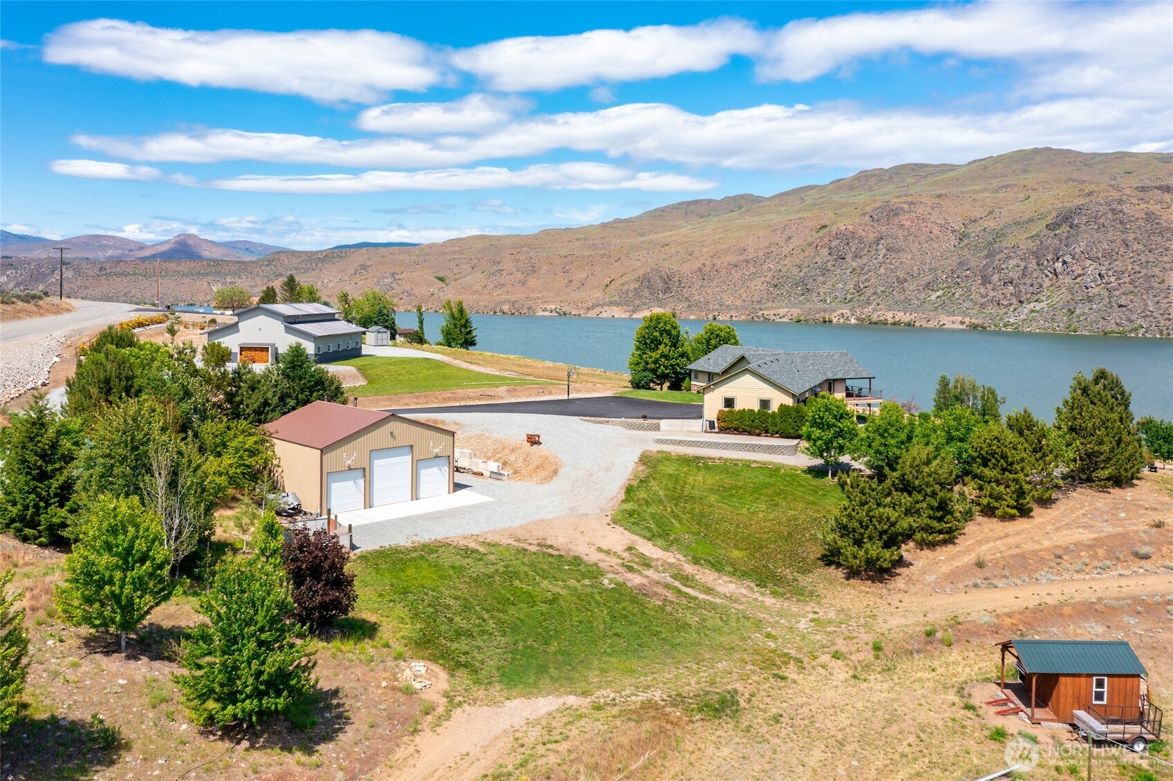 152 Starr Road Pateros, WA 98846 - Photo 17 of 40 Gallery Image 17