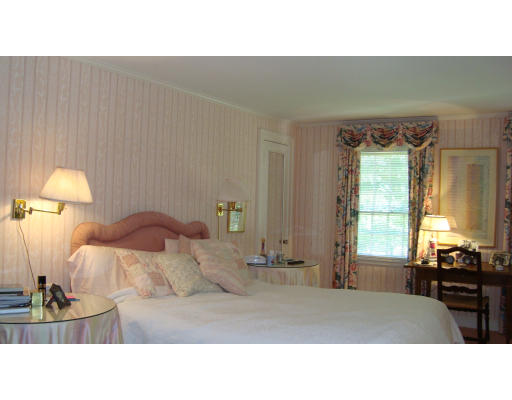 15 Monmouth Road Worcester, MA 01609 - Photo 14 of 20 Gallery Image 14