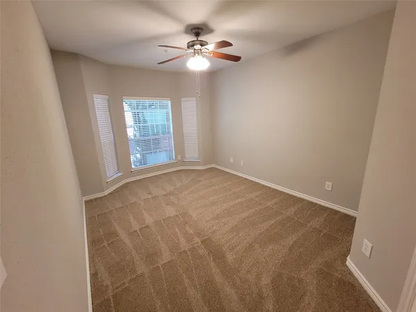 $1,975 | 2350 Westcreek Lane, Unit 6112, Houston, TX 77027
