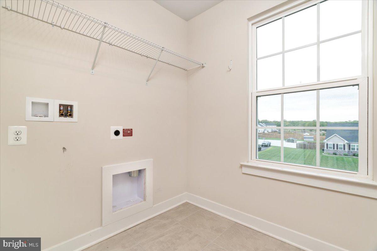 207 Decatur Circle Stephens City, VA 22655 - Photo 33 of 66 Upstairs Laundry