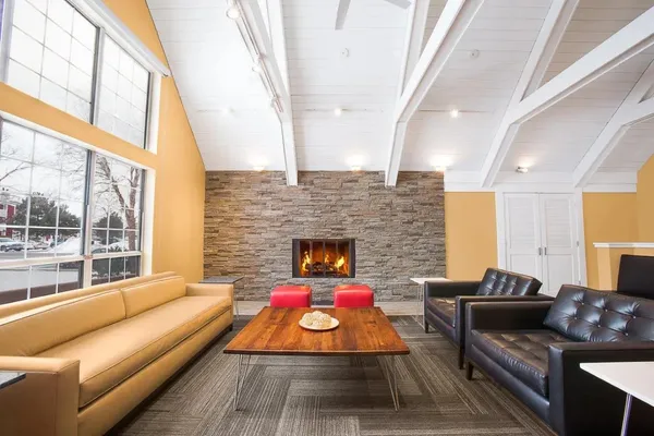 $2,574 | 4304 Chesapeake Drive, Unit 3A, Aurora, IL 60504