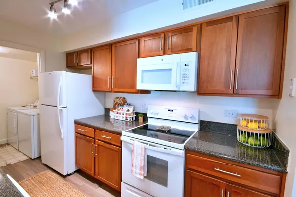 $2,574 | 4304 Chesapeake Drive, Unit 3A, Aurora, IL 60504