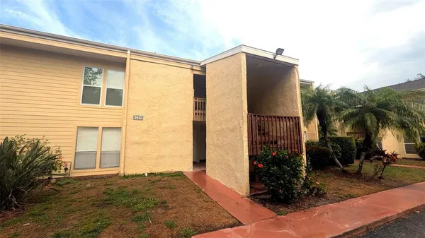 $1,700 | 3413 Clark Road, Unit 114, Sarasota, FL 34231