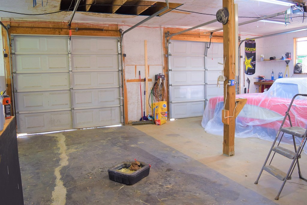 504 Bent Road Kodak, TN 37764 - Photo 28 of 38 a view of a room with gym equipment