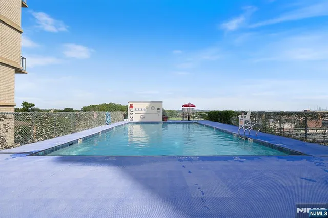 $375,000 | 160 Overlook Avenue, Unit 7A, Hackensack, NJ 07601