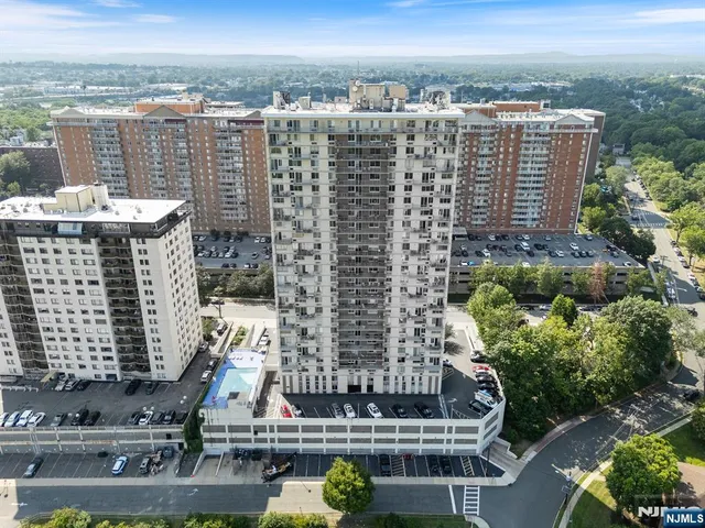 $375,000 | 160 Overlook Avenue, Unit 7A, Hackensack, NJ 07601