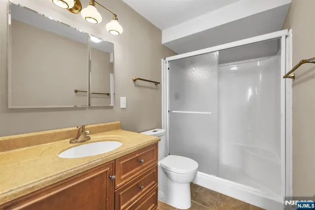 $359,000 | 160 Overlook Avenue, Unit 7A, Hackensack, NJ 07601