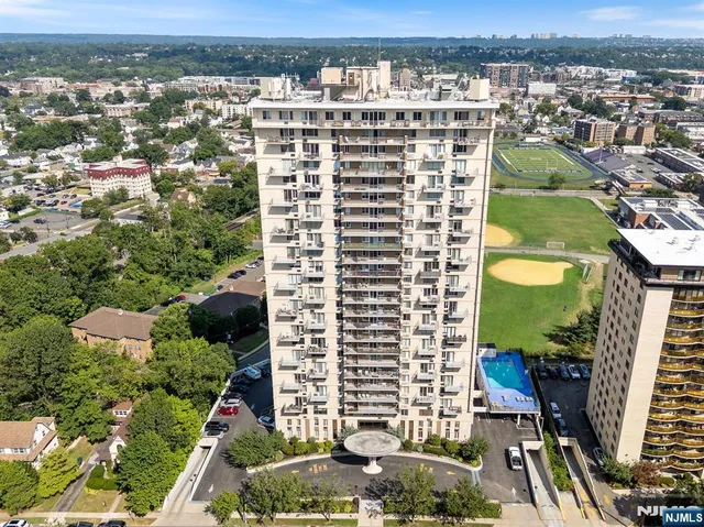 $375,000 | 160 Overlook Avenue, Unit 7A, Hackensack, NJ 07601