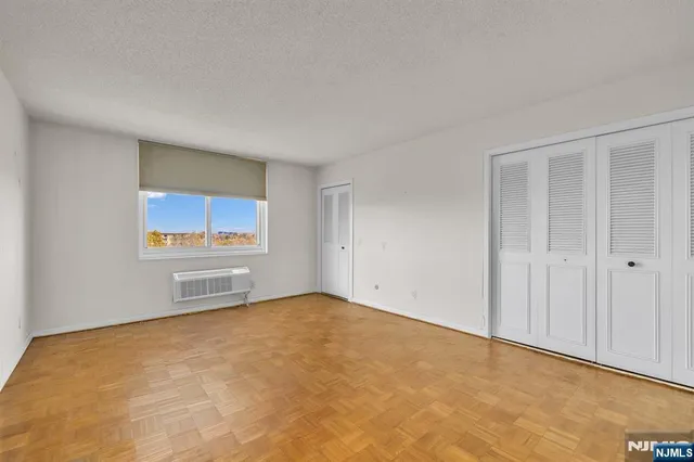 $359,000 | 160 Overlook Avenue, Unit 7A, Hackensack, NJ 07601