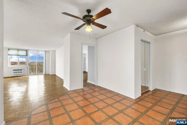 $375,000 | 160 Overlook Avenue, Unit 7A, Hackensack, NJ 07601