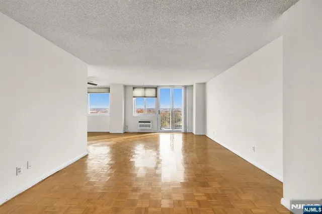 $375,000 | 160 Overlook Avenue, Unit 7A, Hackensack, NJ 07601