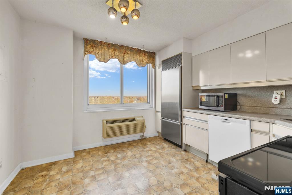 160 Overlook Avenue, Unit 7A Hackensack, NJ 07601 - Photo 33 of 46