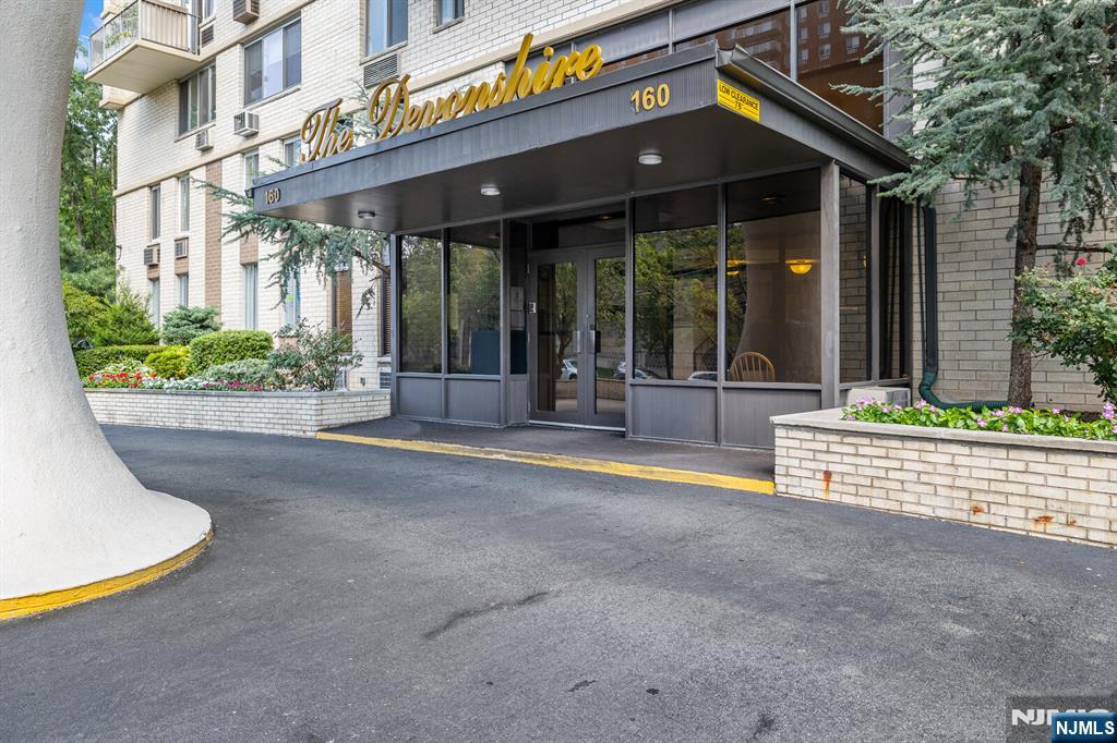 160 Overlook Avenue, Unit 7A Hackensack, NJ 07601 - Photo 5 of 46