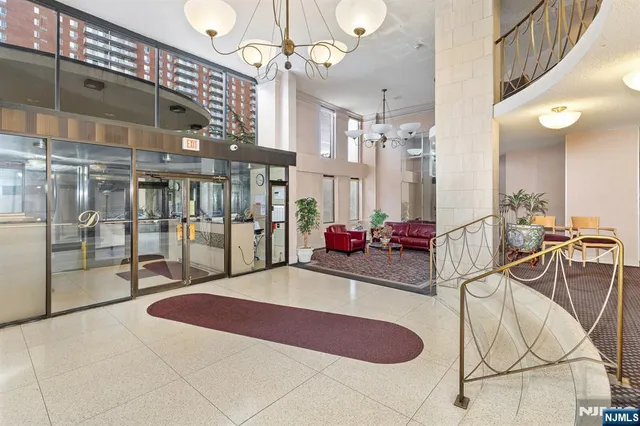 $375,000 | 160 Overlook Avenue, Unit 7A, Hackensack, NJ 07601