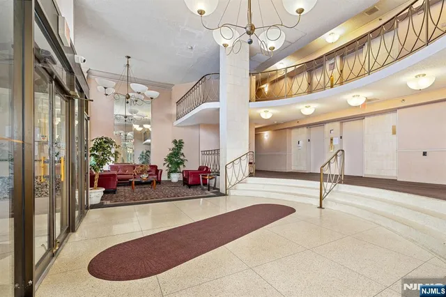 $375,000 | 160 Overlook Avenue, Unit 7A, Hackensack, NJ 07601