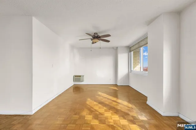 $359,000 | 160 Overlook Avenue, Unit 7A, Hackensack, NJ 07601