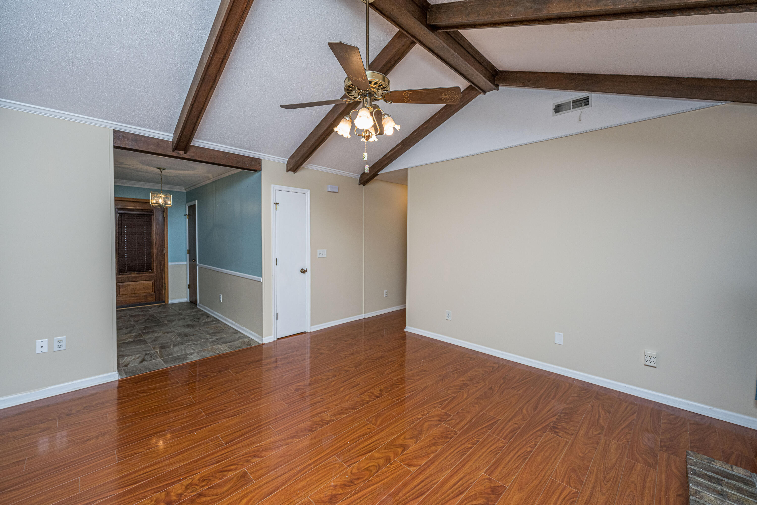 207 Foxborough Road Goose Creek, SC 29445 - Photo 11 of 43 207FoxboroughRd012