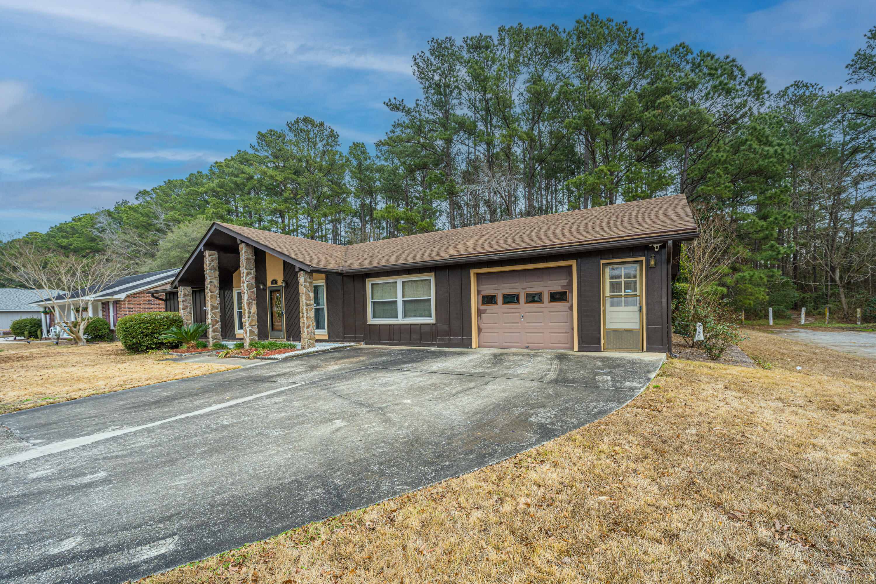 207 Foxborough Road Goose Creek, SC 29445 - Photo 2 of 43 207FoxboroughRd002