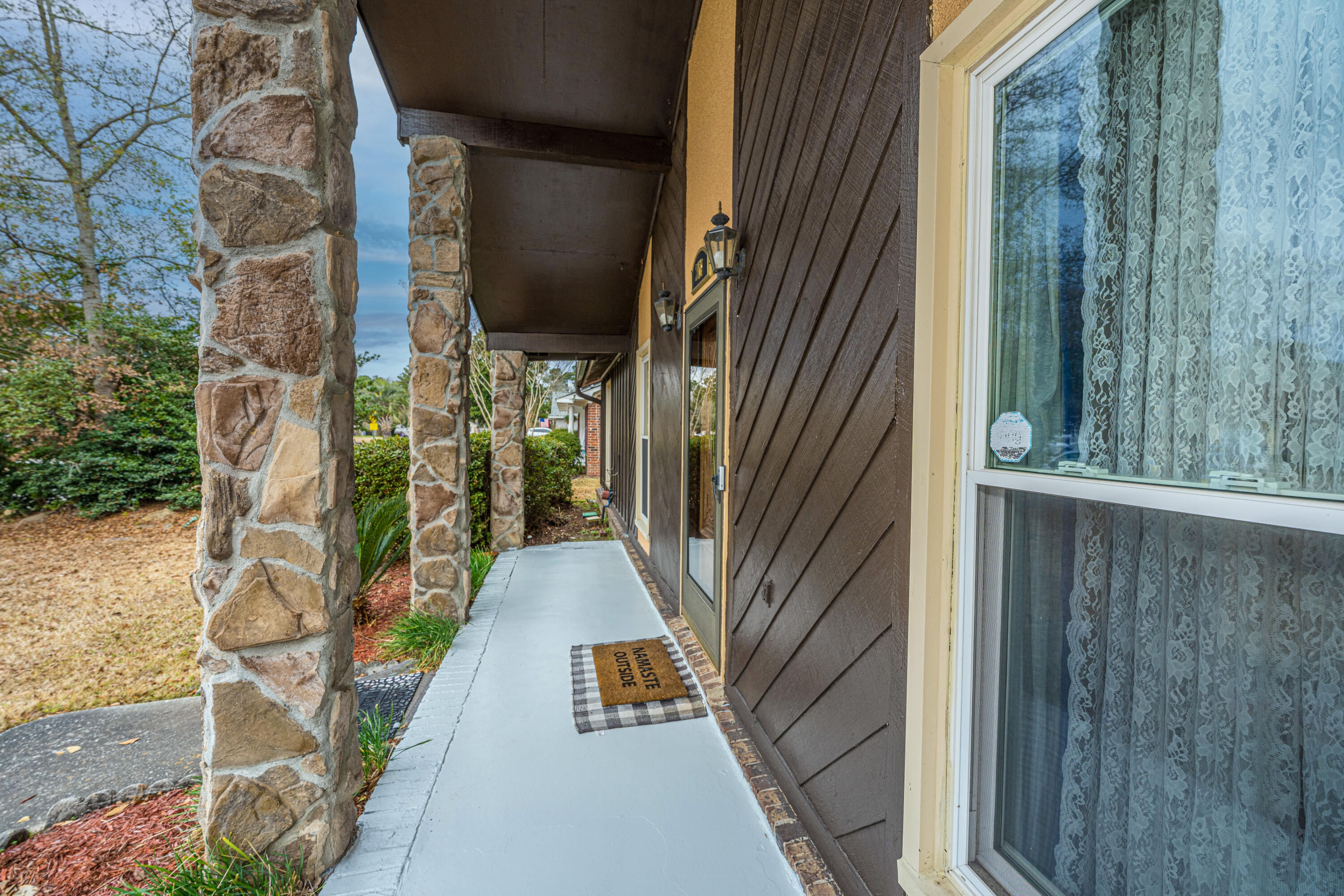 207 Foxborough Road Goose Creek, SC 29445 - Photo 5 of 43 207FoxboroughRd006