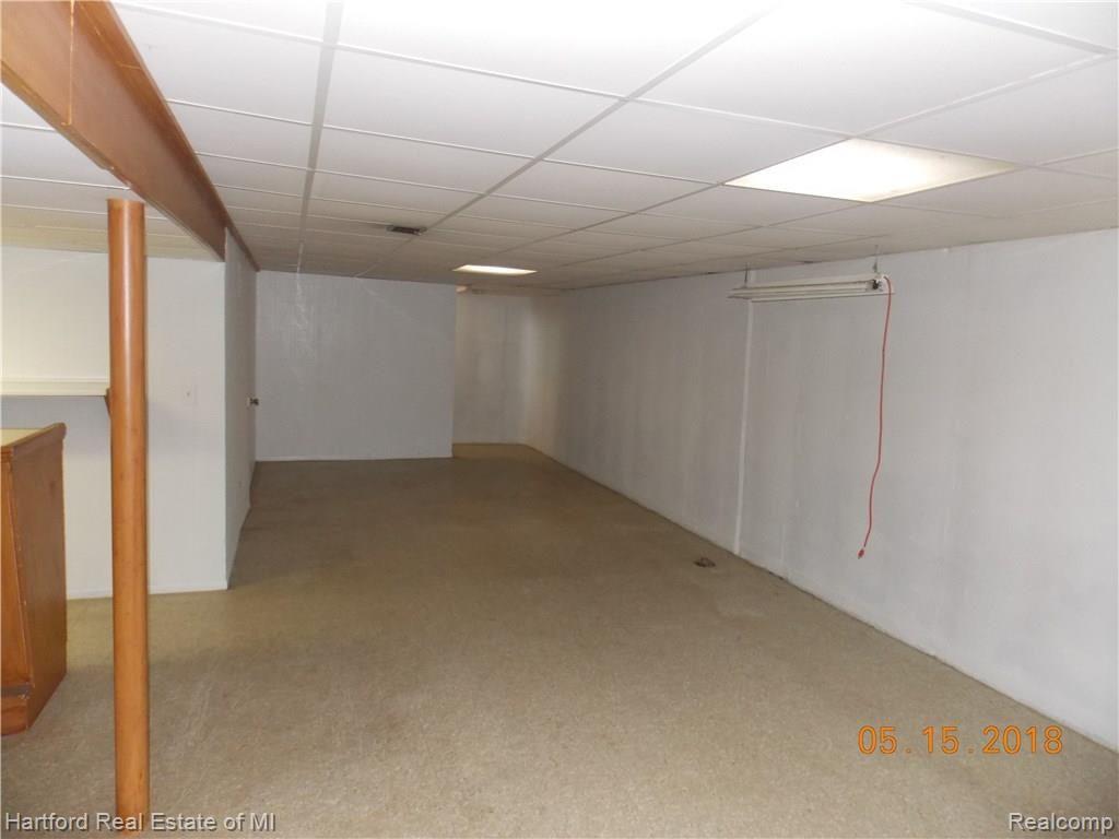 28017 West Nine Mile Road Farmington Hills, MI 48336 - Photo 20 of 27