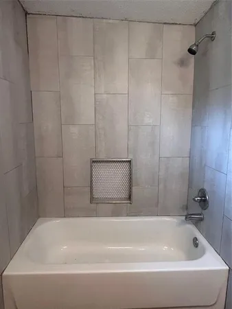 $990 | 615 South Throckmorton Street, Sherman, TX 75090