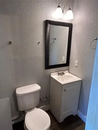 $990 | 615 South Throckmorton Street, Sherman, TX 75090