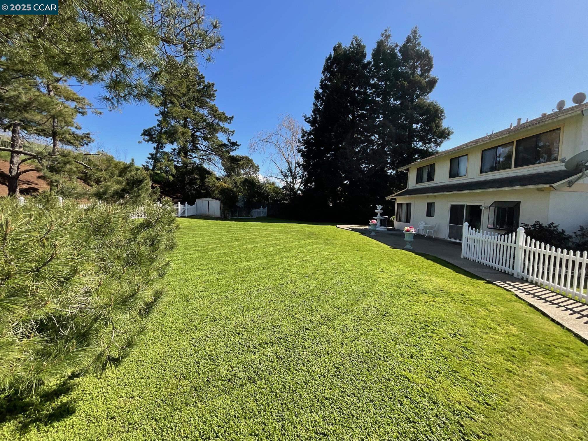 403 Gerald Court Benicia, CA 94510 - Photo 4 of 59 a view of a house with a yard