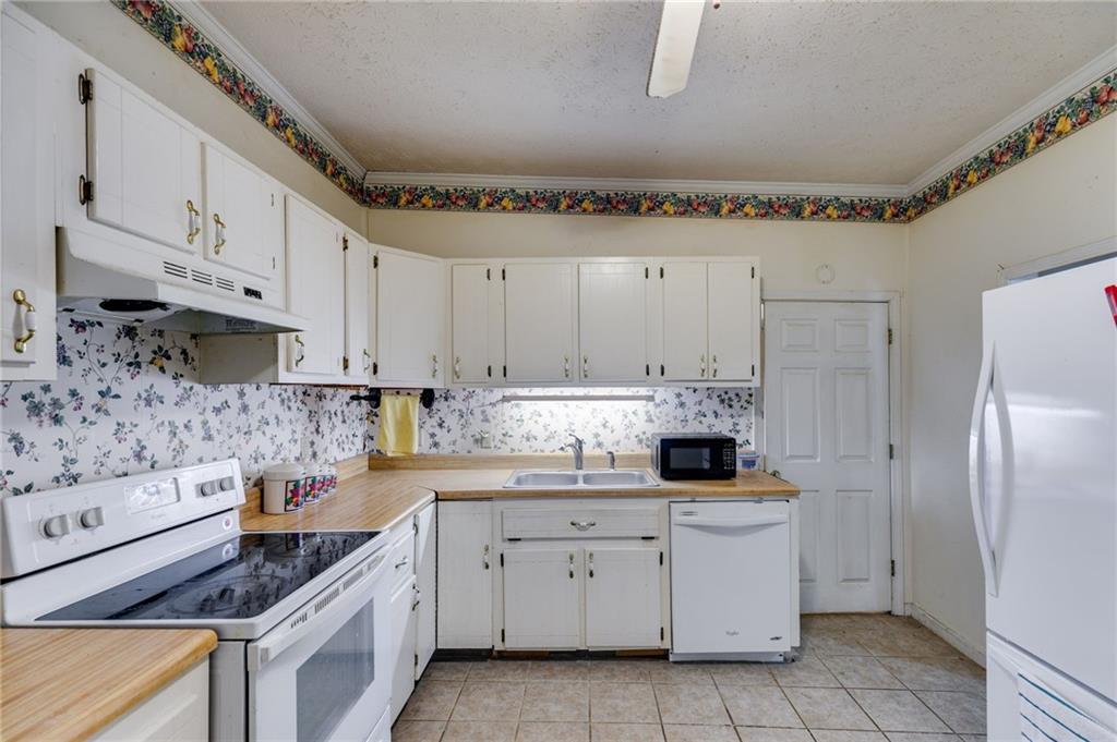 208 Georgia Avenue South Bremen, GA 30110 - Photo 8 of 24