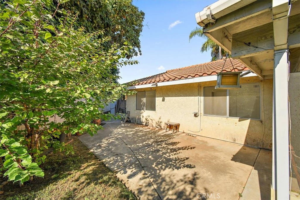 1330 La Serena Drive Glendora, CA 91740 - Photo 32 of 36 a house with a outdoor space