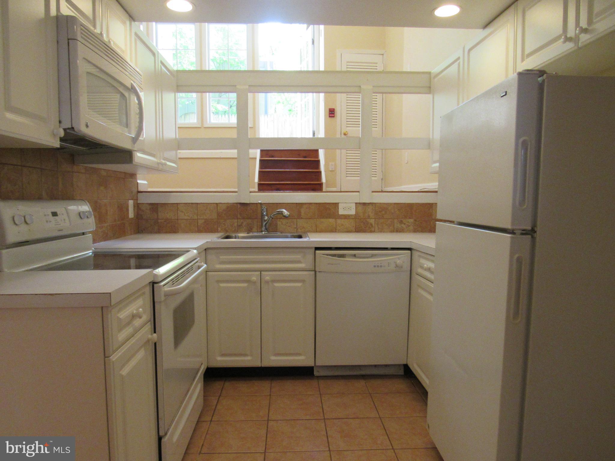 1130 Rodman Street, Unit 1 Philadelphia, PA 19147 - Photo 4 of 21 Full kitchen