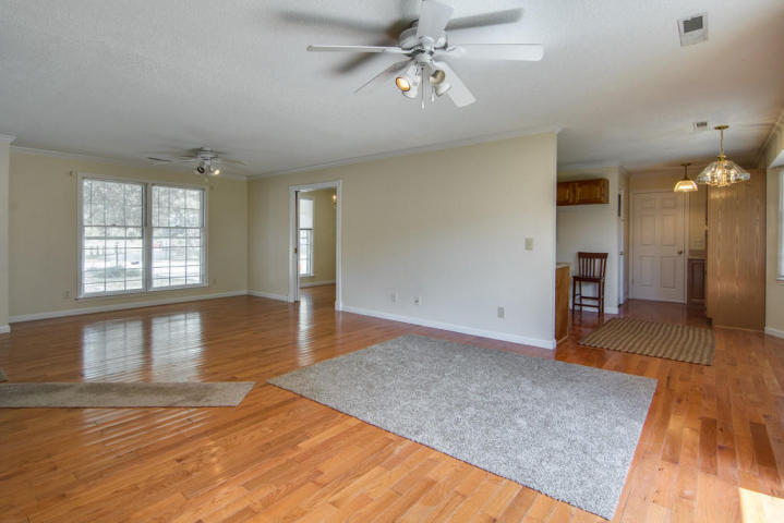 130 Tall Pines Road Ladson, SC 29456 - Photo 9 of 17 720c