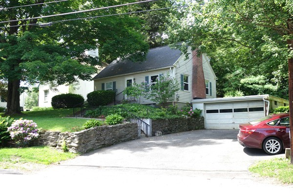 62 Triangle Street Amherst, MA 01002 - Photo 1 of 17 Gallery Image 1