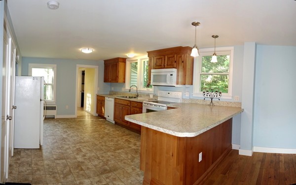 62 Triangle Street Amherst, MA 01002 - Photo 4 of 17 Gallery Image 4
