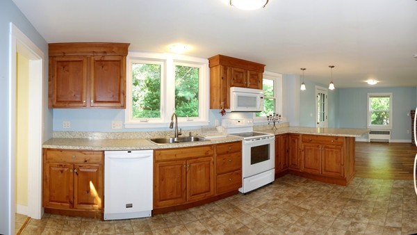 62 Triangle Street Amherst, MA 01002 - Photo 5 of 17 Gallery Image 5
