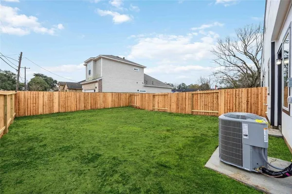 $2,200 | 8103 Calhoun Road, Houston, TX 77051