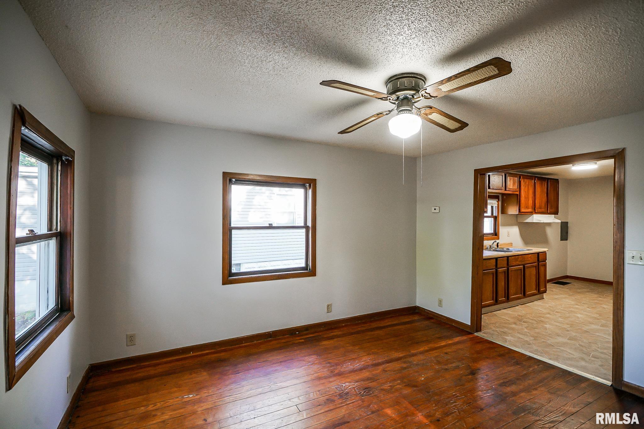238 Cooper Street Pekin, IL 61554 - Photo 4 of 26