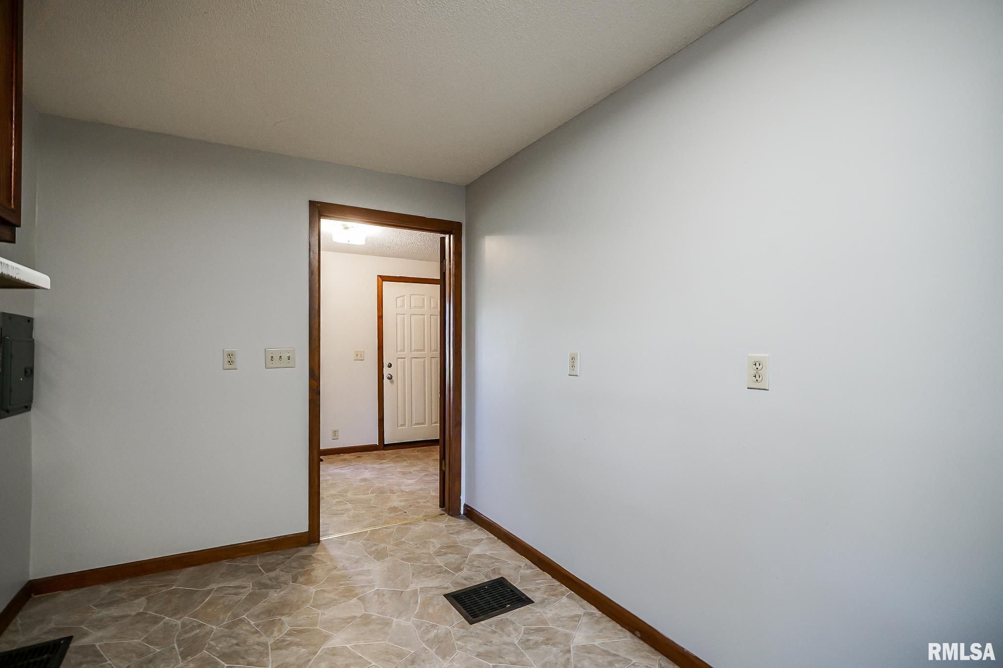 238 Cooper Street Pekin, IL 61554 - Photo 10 of 26