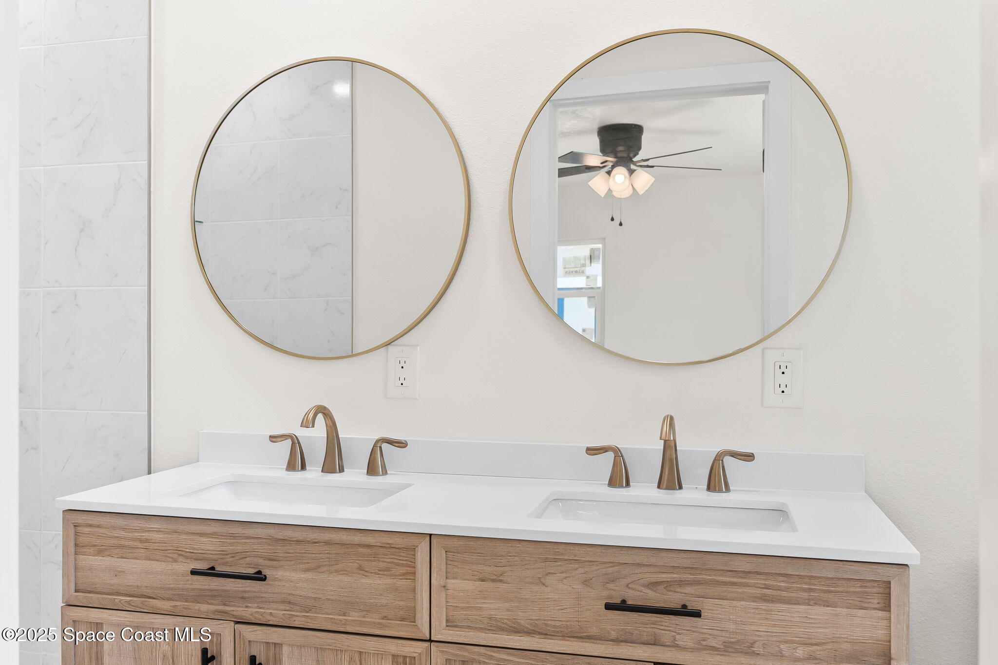 1809 Jackson Avenue Melbourne, FL 32935 - Photo 18 of 37 21-web-or-mls-KITE.PrimaryBath.15