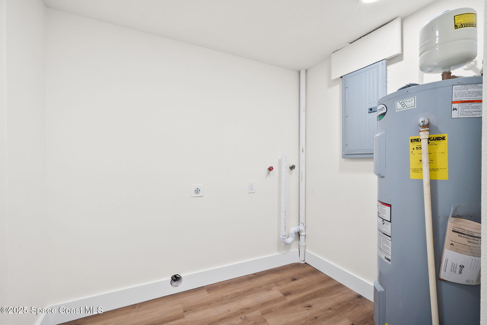 1809 Jackson Avenue Melbourne, FL 32935 - Photo 26 of 37 29-web-or-mls-KITE.LaundryRoom3