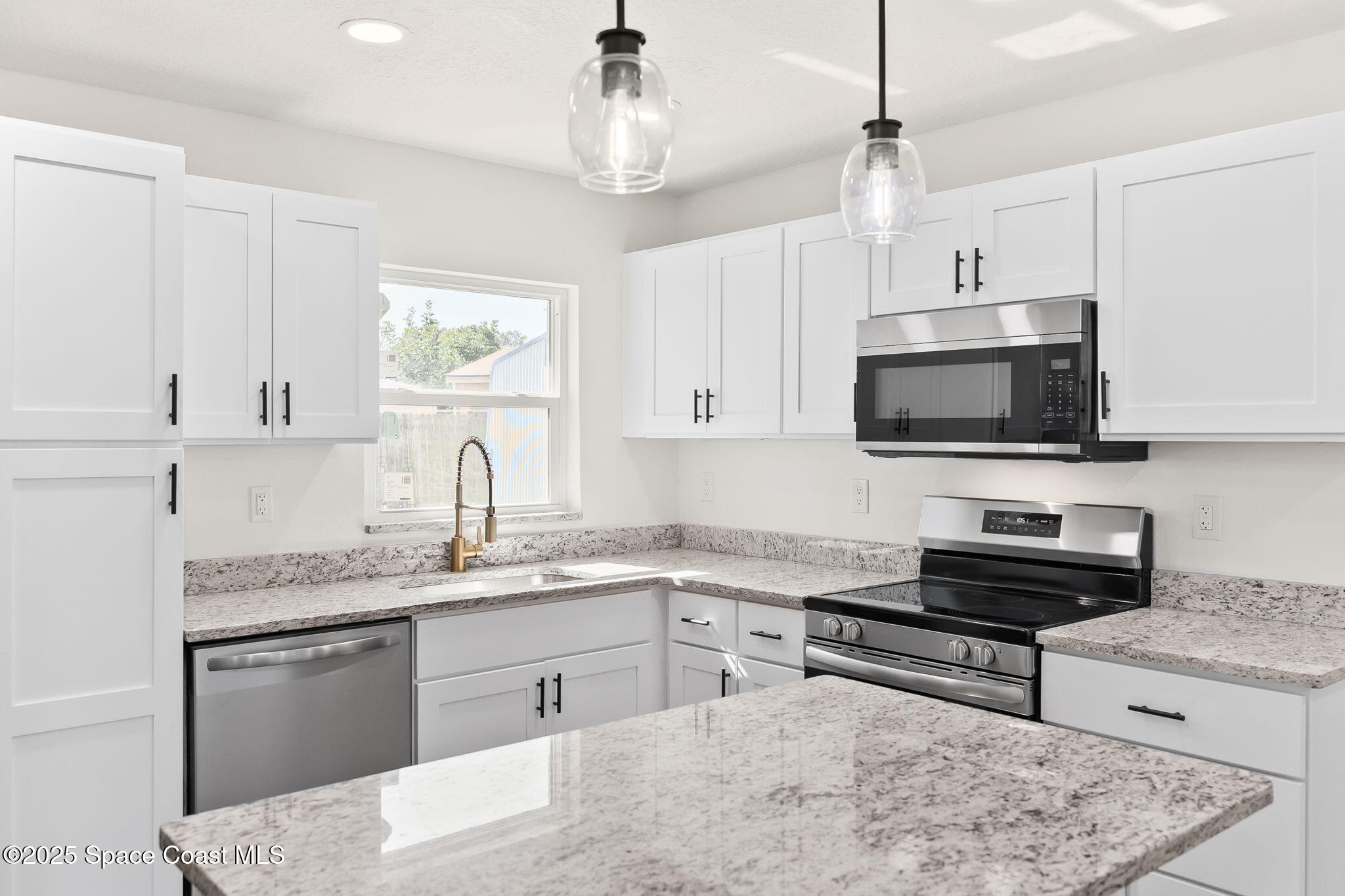 1809 Jackson Avenue Melbourne, FL 32935 - Photo 7 of 37 17-web-or-mls-KITE.120