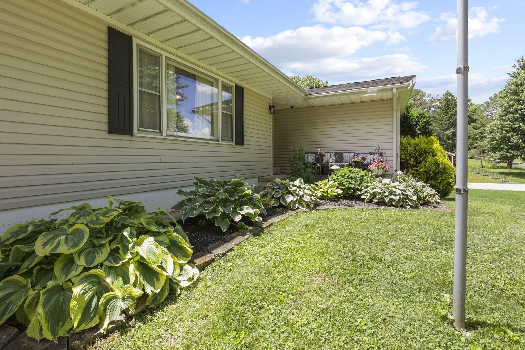 875 Coonpath Road Northwest Lancaster, OH 43130 - Photo 5 of 64 3-web-or-mls-0N4A6668