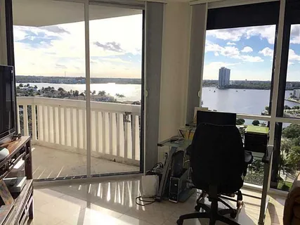 $2,000,000 | 2000 Island Boulevard, Unit 1107, Aventura, FL 33160